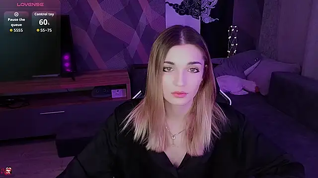 Sandy Belle online show from December 2, 2025, 11:45 pm