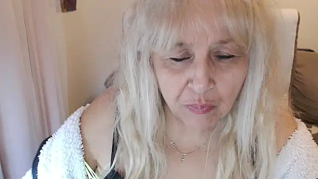 SusiLifeXXX online show from October 8, 2025, 7:00 pm