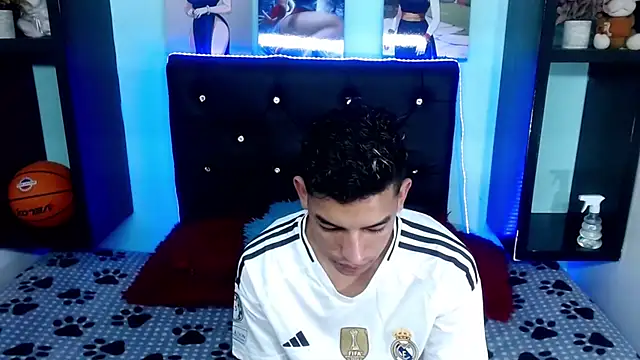 x oliver x online show from September 24, 2025, 4:27 am