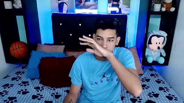 x oliver x online show from September 27, 2025, 4:17 am