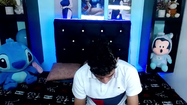 x oliver x online show from October 5, 2025, 4:22 am