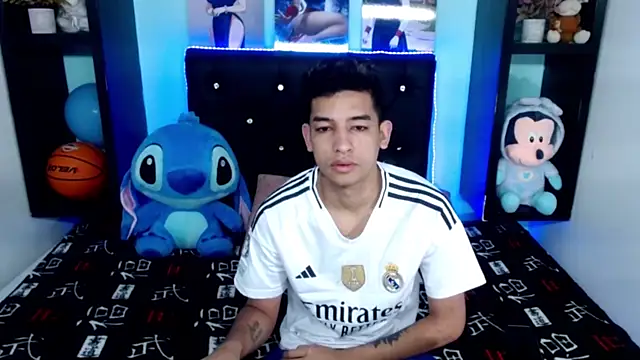 x oliver x online show from October 7, 2025, 3:47 am