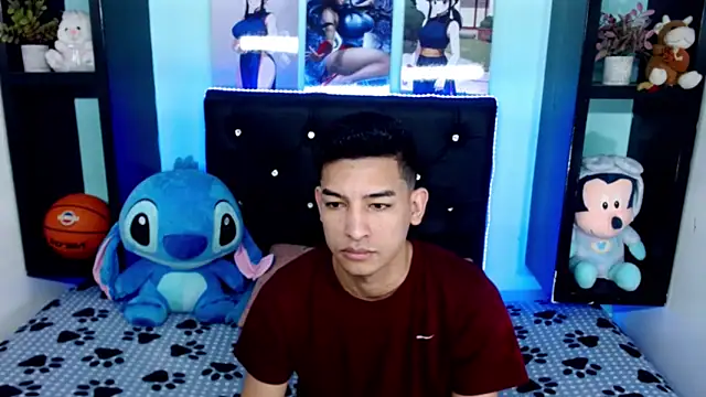 x oliver x online show from November 14, 2025, 2:38 pm