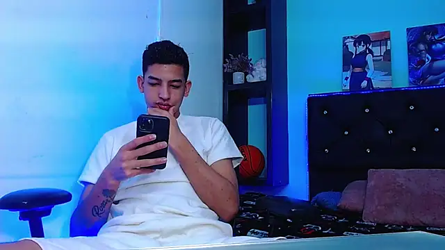 x oliver x online show from November 29, 2025, 3:42 am