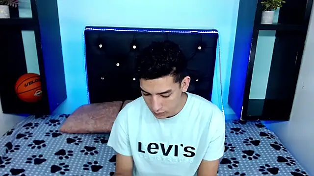 x oliver x online show from December 5, 2025, 3:15 am