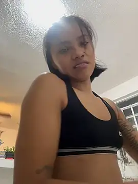 Snapshot of Nia_Desire chatting on July 23, 2026, 8:45 am Nia Desire online show from July 23, 2026, 8:45 am