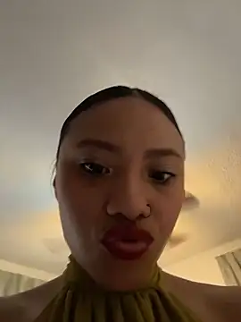 Snapshot of Nia_Desire chatting on August 1, 2026, 8:57 am Nia Desire online show from August 1, 2026, 8:57 am