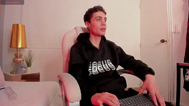 dark sun302 online show from October 9, 2025, 9:13 pm