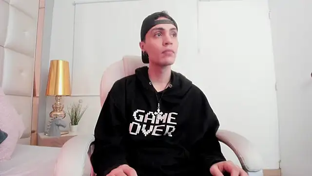 dark sun302 online show from November 21, 2025, 10:08 pm