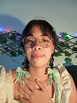 Snapshot of dolliette24 chatting on June 3, 2026, 3:53 am dolliette24 online show from June 3, 2026, 3:53 am