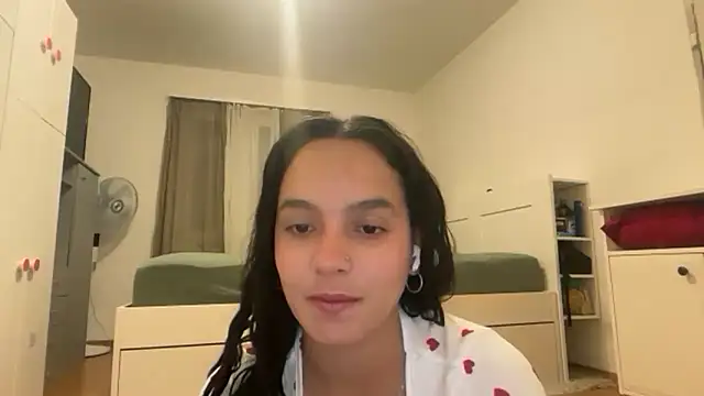 Snapshot of Maia_Park chatting on May 1, 2026, 10:14 pm Maia Park online show from May 1, 2026, 10:14 pm