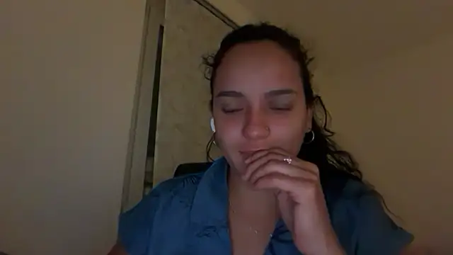 Snapshot of Maia_Park chatting on May 29, 2026, 11:36 pm Maia Park online show from May 29, 2026, 11:36 pm