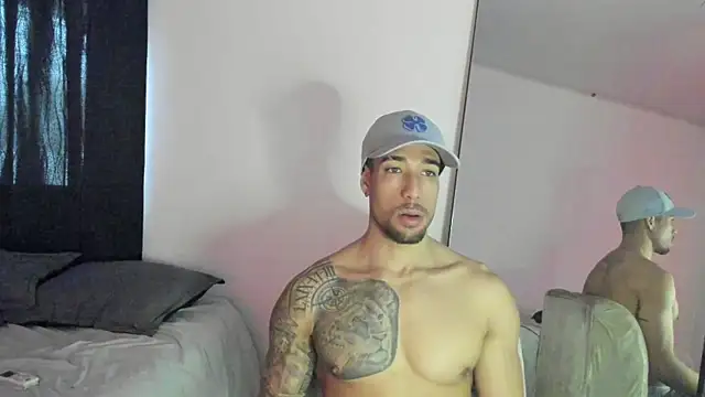 ThiagoLugo online show from October 22, 2025, 3:45 pm