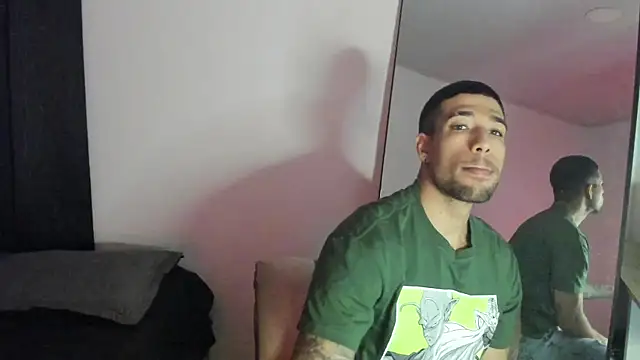 ThiagoLugo online show from November 8, 2025, 11:25 pm