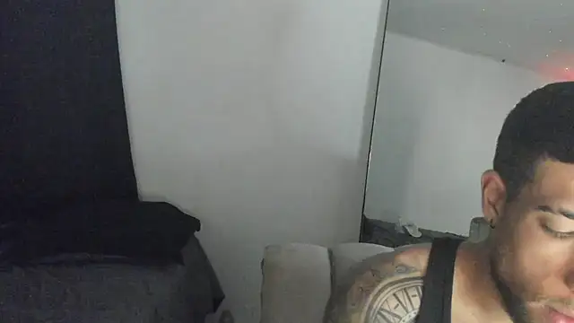 ThiagoLugo online show from March 25, 2026, 3:45 am