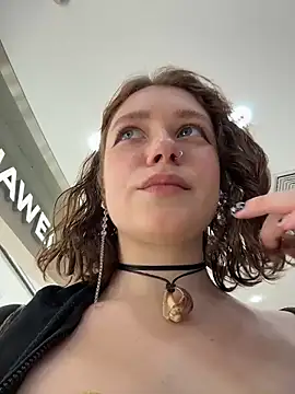 lucy-joy online show from November 15, 2025, 10:23 am