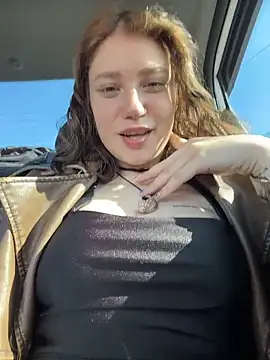 lucy-joy online show from March 31, 2026, 7:31 am