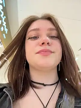 lucy-joy online show from April 3, 2026, 9:18 am