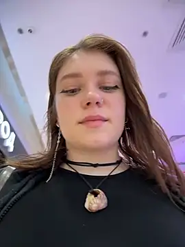 lucy-joy online show from April 21, 2026, 9:26 am