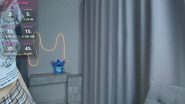 FoxyMira online show from September 11, 2025, 1:33 pm