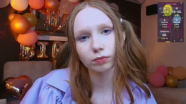 Snapshot of FoxyMira chatting on June 15, 2026, 4:42 pm FoxyMira online show from June 15, 2026, 4:42 pm