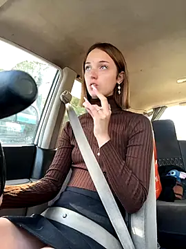 DollyTall online show from September 11, 2025, 9:31 am