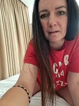 simpledi online show from December 3, 2025, 9:40 am