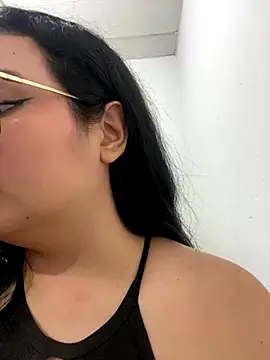 Emily Taylor2 online show from September 28, 2025, 5:02 am