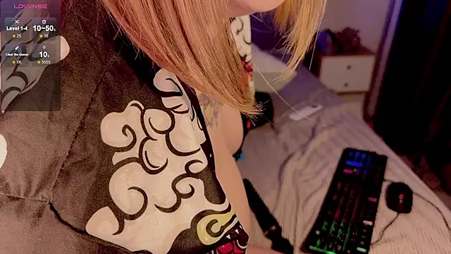 NaomiRey1 online show from November 14, 2025, 5:44 pm