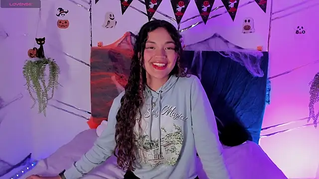 Camilla Miller01 online show from October 17, 2025, 9:17 pm