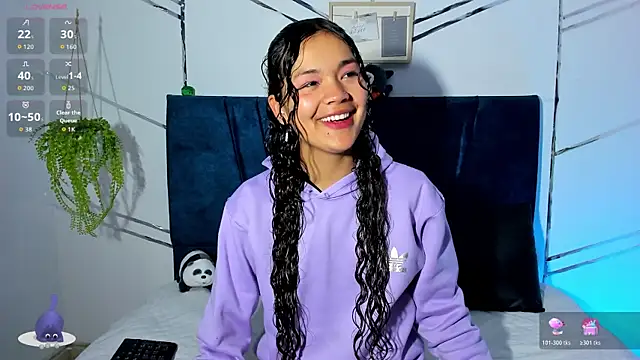 Camilla Miller01 online show from November 28, 2025, 1:03 pm