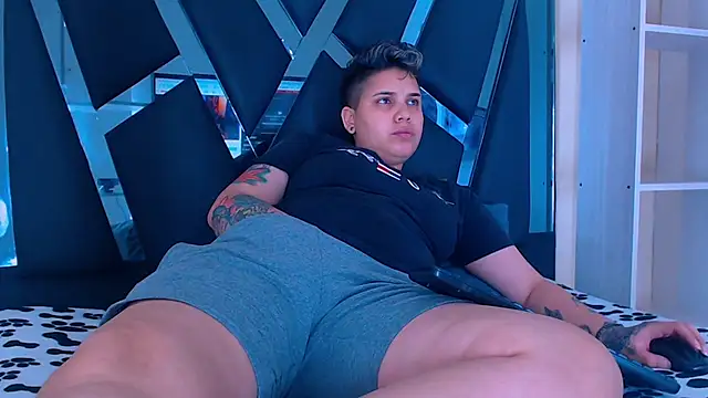 karla sexy21 online show from November 15, 2025, 4:10 am