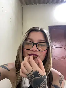 KoraSweett online show from March 5, 2026, 9:22 pm