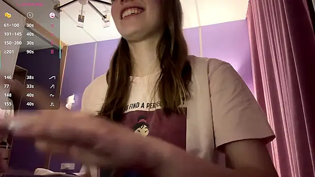 Snapshot of LinaMoonBlessed chatting on May 17, 2026, 1:40 pm LinaMoonBlessed online show from May 17, 2026, 1:40 pm