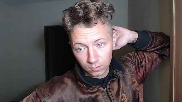 BlondZilla online show from December 19, 2025, 1:29 pm