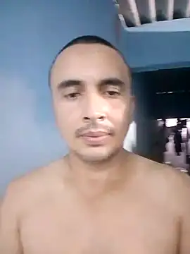 miroqui143 online show from January 13, 2026, 10:15 pm