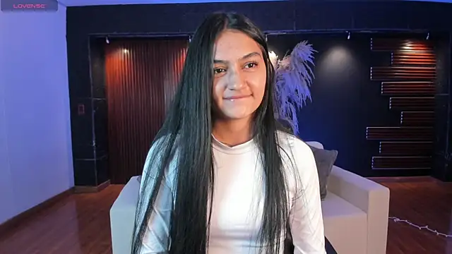 AidaJones online show from October 6, 2025, 11:18 am