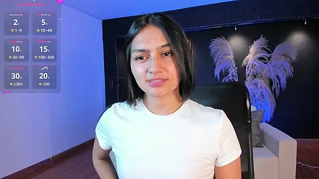 AidaJones online show from October 13, 2025, 12:27 pm