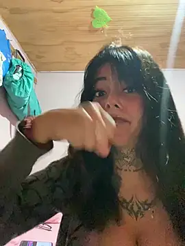 Snapshot of kiittyselenita chatting on April 29, 2026, 3:54 am kiittyselenita online show from April 29, 2026, 3:54 am