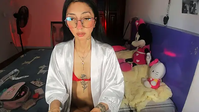 Anais lux online show from June 26, 2026, 12:04 am