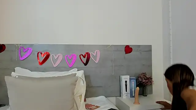 sunnyWhitee online show from February 12, 2026, 7:09 pm