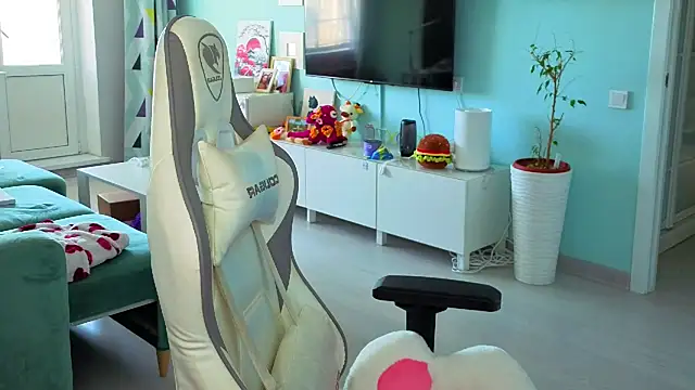 Im suka online show from April 29, 2026, 3:43 am