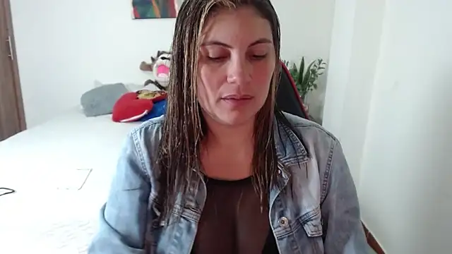 Secret Bella online show from November 7, 2025, 11:32 am