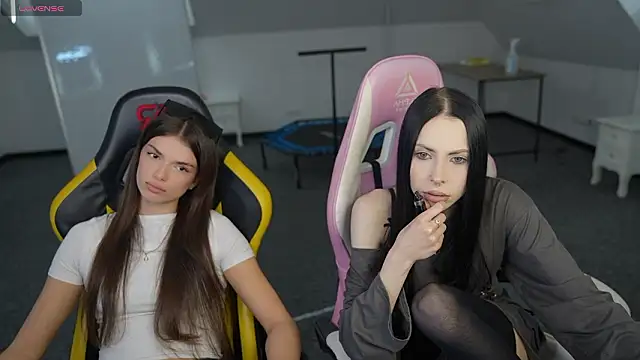 VivianSweet  online show from March 4, 2026, 11:27 am