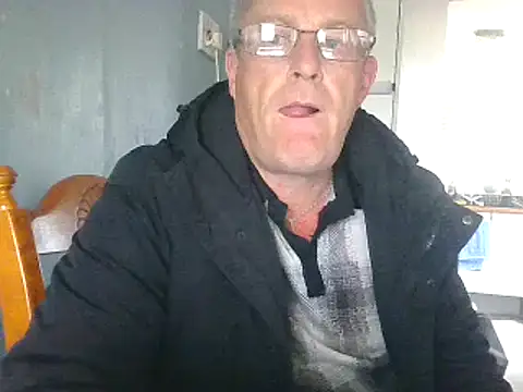 Snapshot of hefin18 chatting on February 11, 2025, 11:54 am hefin18 online show from February 11, 2025, 11:54 am