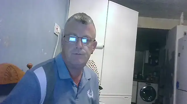 Snapshot of hefin18 chatting on February 20, 2025, 11:10 pm hefin18 online show from February 20, 2025, 11:10 pm