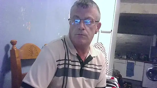 Snapshot of hefin18 chatting on March 13, 2025, 9:16 pm hefin18 online show from March 13, 2025, 9:16 pm