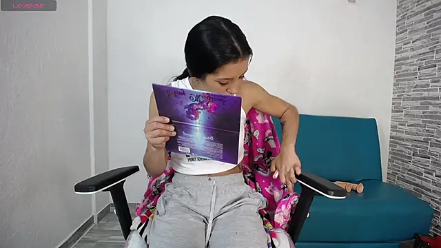 Snapshot of Kony_Lan chatting on February 9, 2026, 12:42 pm Kony Lan online show from February 9, 2026, 12:42 pm