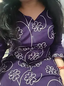 Snapshot of roshni_agrawal0 chatting on June 3, 2026, 5:51 pm roshni agrawal0 online show from June 3, 2026, 5:51 pm