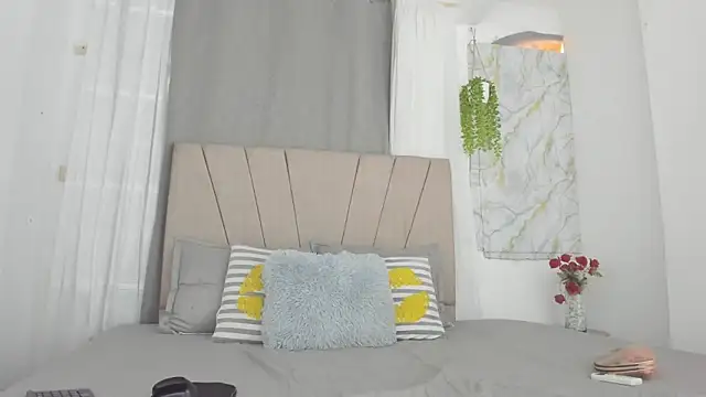 Lady miss    online show from March 19, 2026, 1:15 pm